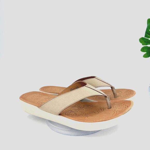 Born BOC Aimee Sandal Slide Womens 10M Beige Lightweight Thong Flat Vegan - Picture 1 of 15